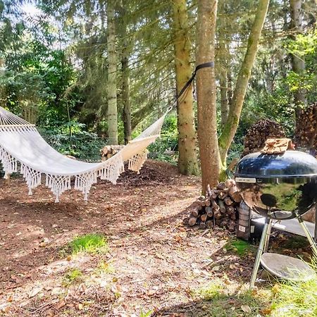 Luxe-Avontuur In Een Romantische Cabin In Het Bos Stekene Экстерьер фото